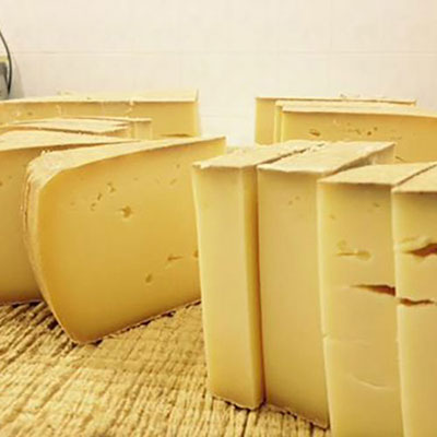 Сир Нарцис Карпат